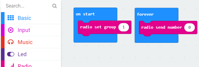 Espaço de trabalho do MakeCode mostrando o bloco &ldquo;radio send number&rdquo; dentro do bloco &ldquo;forever&rdquo;